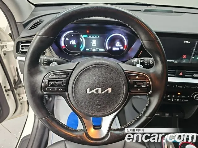 Kia Niro — Фото автомобиля 9