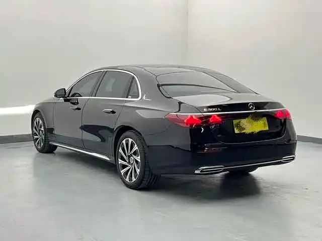 Mercedes-Benz E-Class — Фото автомобиля 17