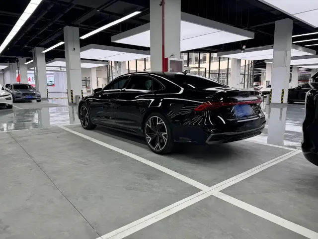 Audi A7L — Фото автомобиля 11