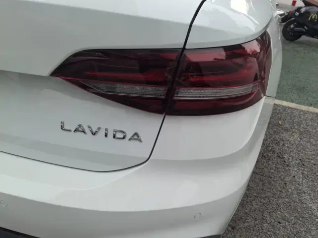 Volkswagen Lavida — Фото автомобиля 7