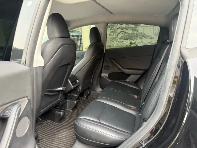 Tesla Model Y — Фото автомобиля 5