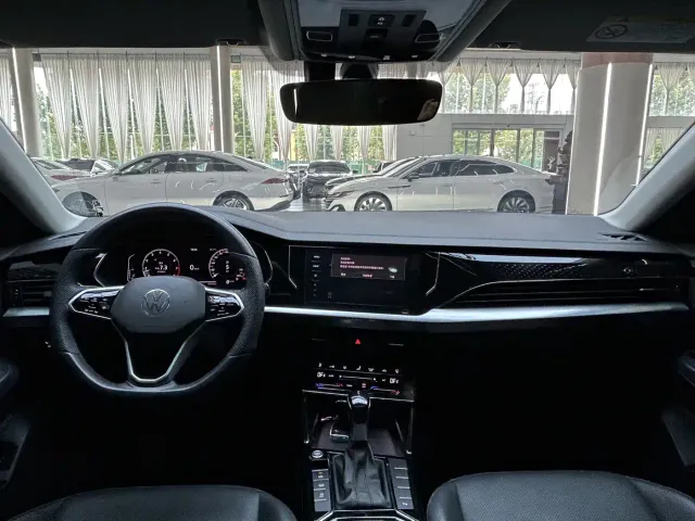 Volkswagen Passat — Фото автомобиля 17