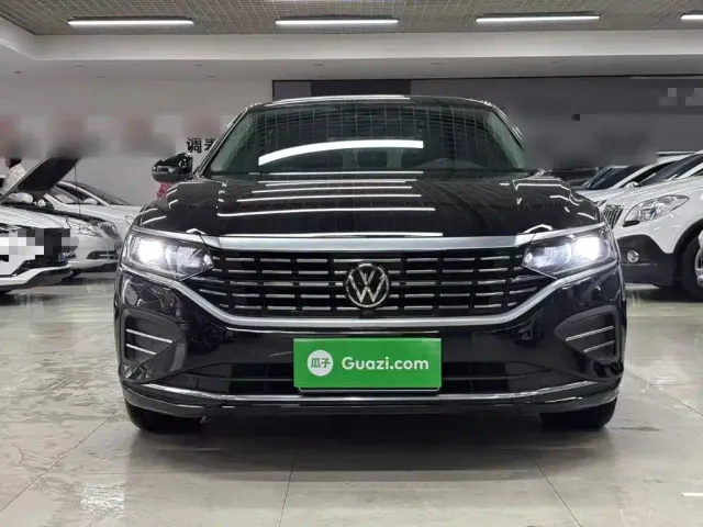 Volkswagen Passat — Фото автомобиля 2