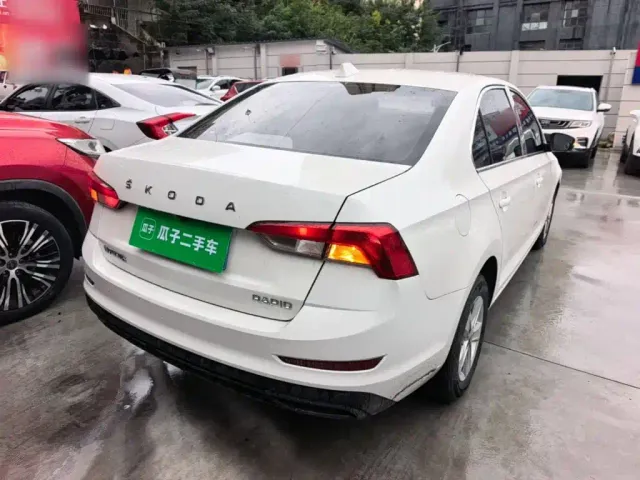 Skoda Rapid — Фото автомобиля 6