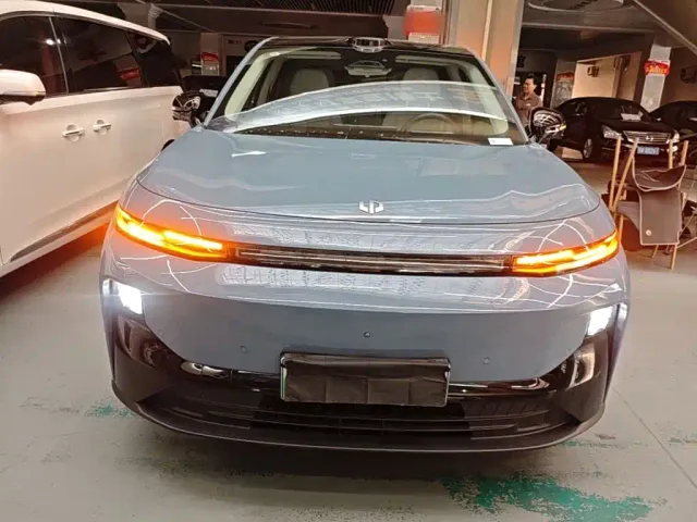 Leapmotor B10 — Фото автомобиля 2