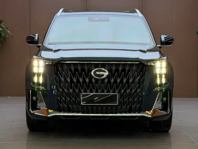 GAC Trumpchi GS8 — Фото автомобиля 2