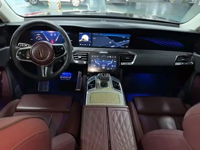 Hongqi E-HS9 — Фото автомобиля 9