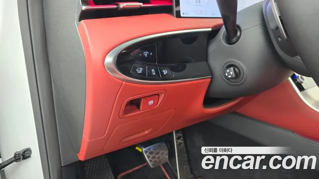 Genesis GV70 — Фото автомобиля 25
