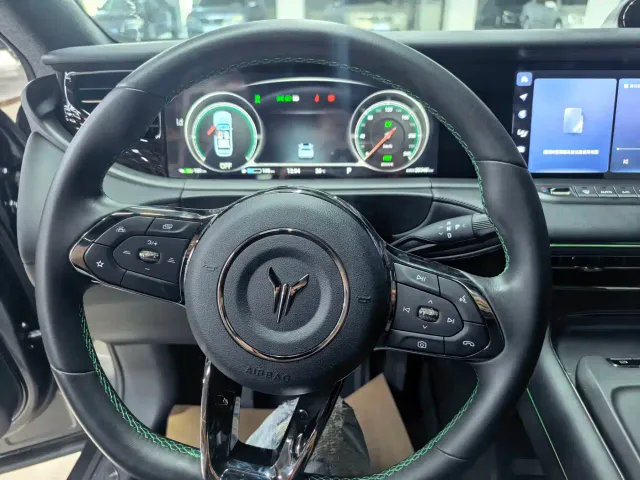 Voyah Auto VOYAH FREE 2025 318 259km 4WD Explorer Edition — Фото автомобиля 7
