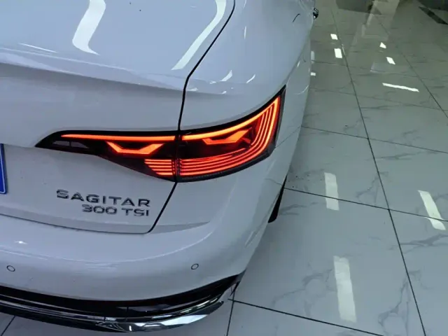 Volkswagen Sagitar — Фото автомобиля 7