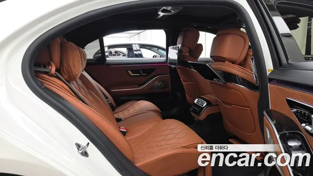 Mercedes-Benz S-Class — Фото автомобиля 12
