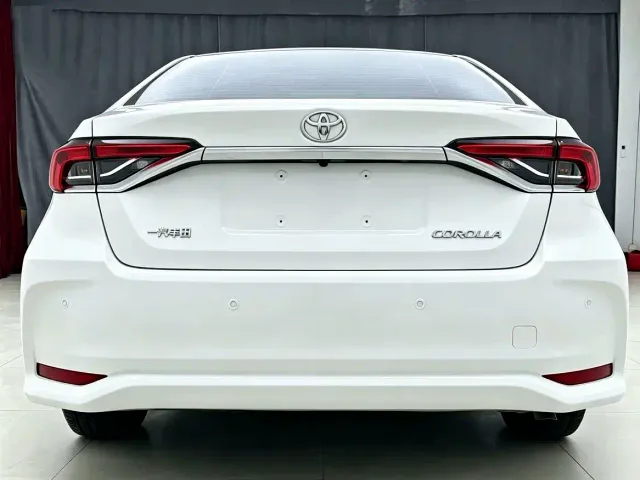 Toyota Corolla — Фото автомобиля 5