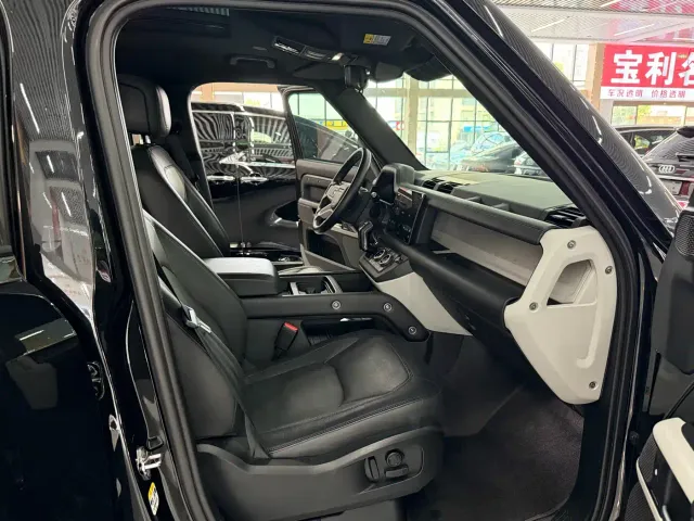 Land Rover Defender — Фото автомобиля 15