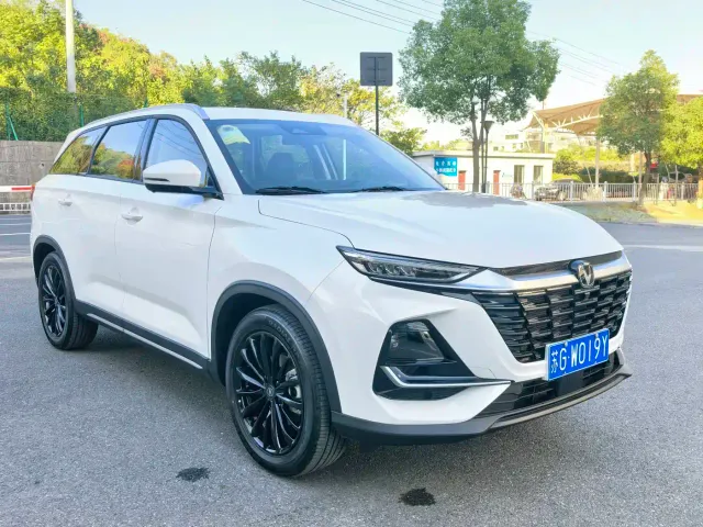 Changan CS75 — Фото автомобиля 2