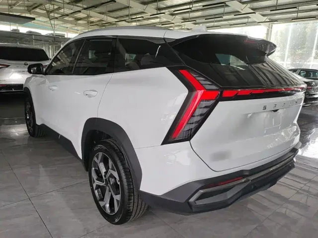 Geely Boyue L — Фото автомобиля 4