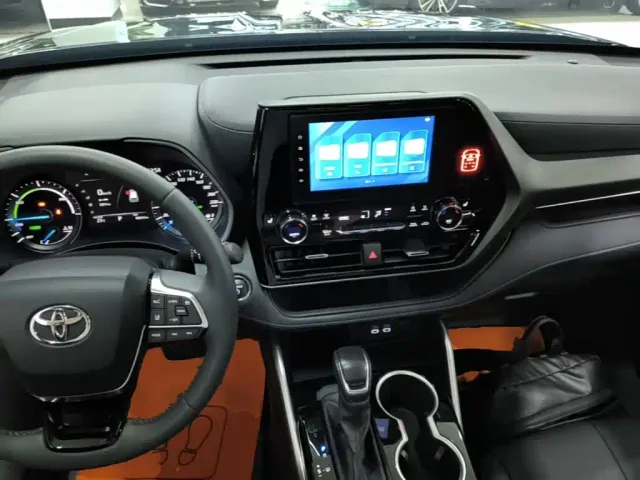 Toyota Highlander — Фото автомобиля 9