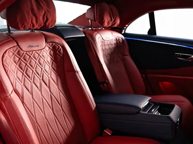 Bentley Flying Spur — Фото автомобиля 12