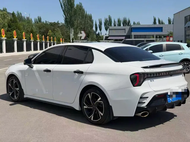 Lynk & Co 03 — Фото автомобиля 7