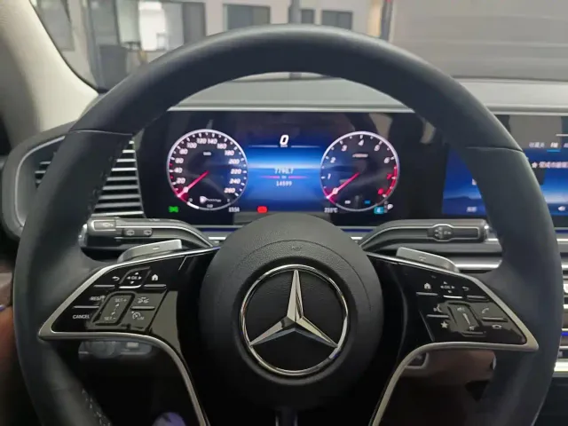 Mercedes-Benz GLE-Class — Фото автомобиля 9