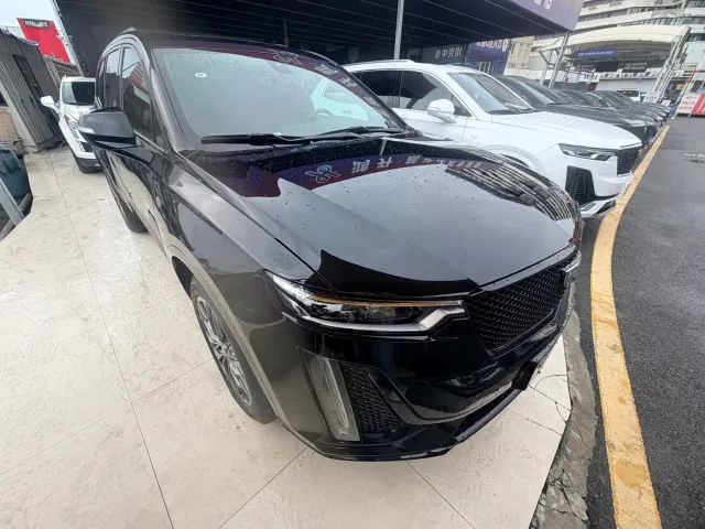 Cadillac XT6 — Фото автомобиля 3