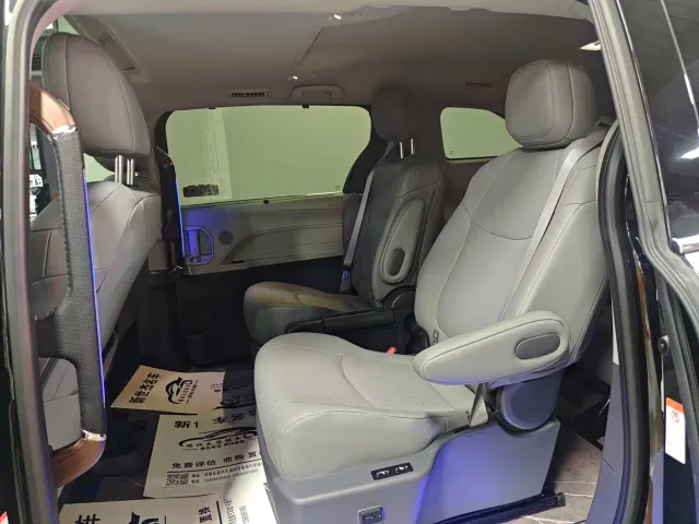 Toyota Granvia — Фото автомобиля 6