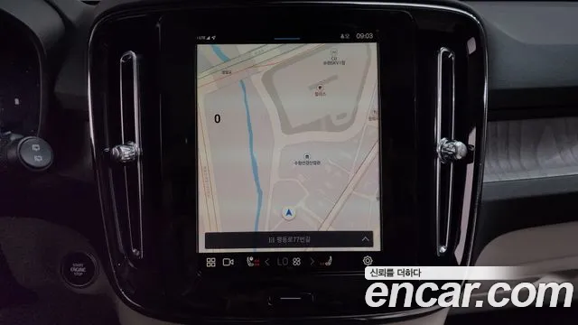 Вольво XC40 B4 Ultra Bright — Фото автомобиля 15
