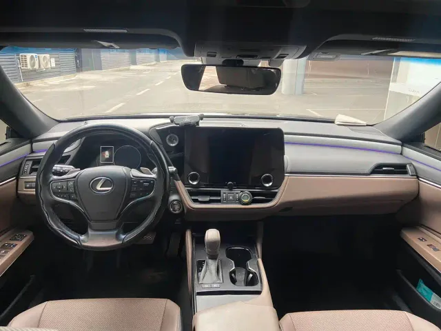 Lexus ES — Фото автомобиля 6