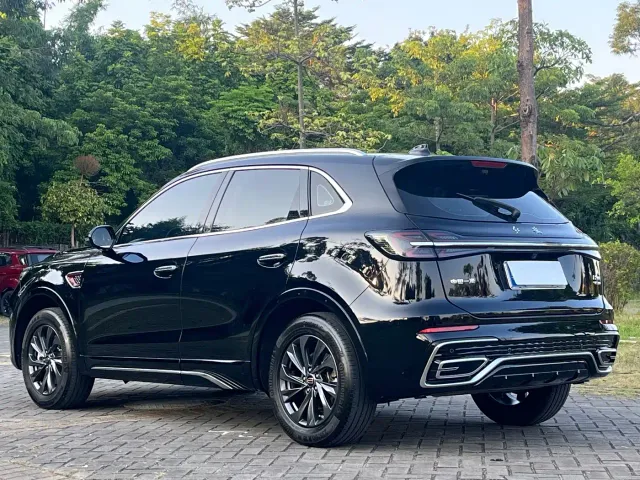 Hongqi HS5 — Фото автомобиля 8