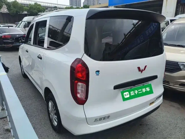 Wuling Hongguang — Фото автомобиля 4