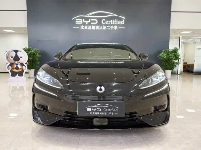 Denza Z9GT — Фото автомобиля 2