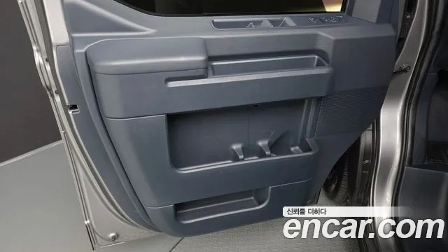 Kia PV5 — Фото автомобиля 24
