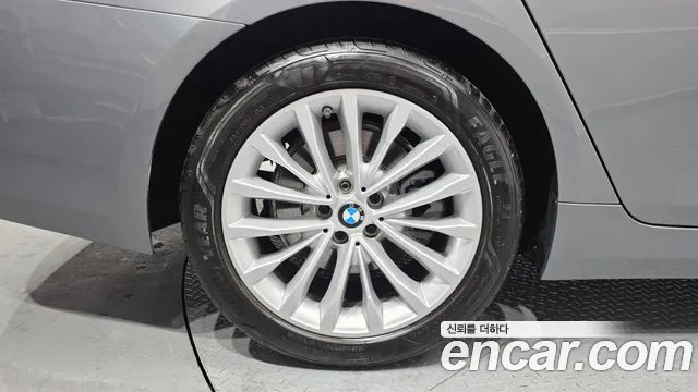 BMW 5-Series — Фото автомобиля 5