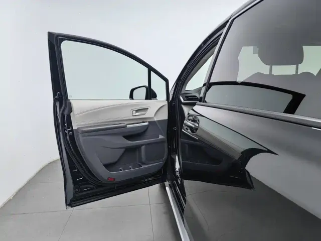 Toyota Granvia — Фото автомобиля 8