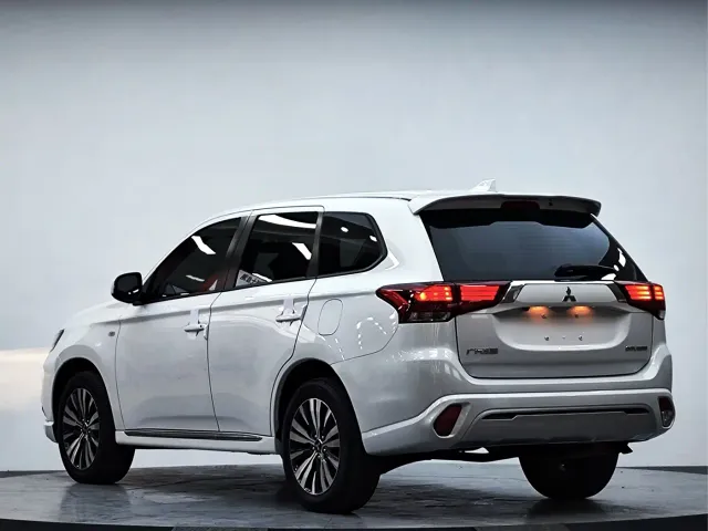 Mitsubishi Outlander — Фото автомобиля 5