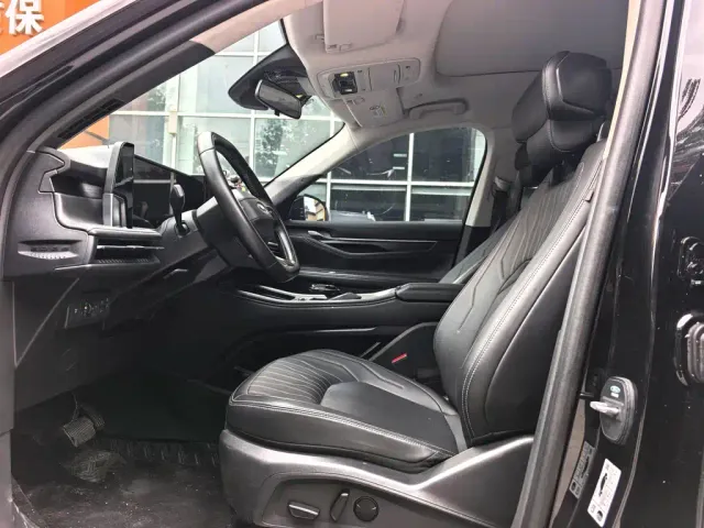 Ford Edge — Фото автомобиля 2