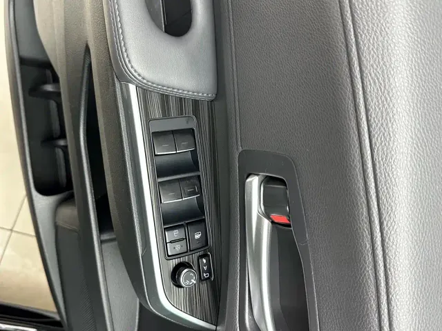 Toyota Sienna — Фото автомобиля 6