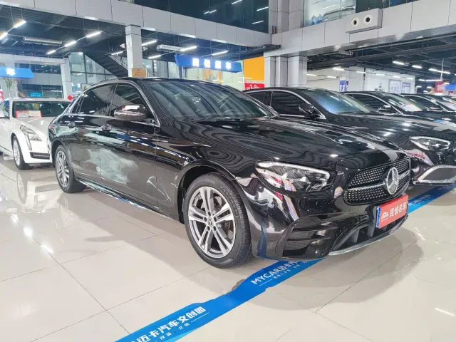 Mercedes-Benz E-Class — Фото автомобиля 3