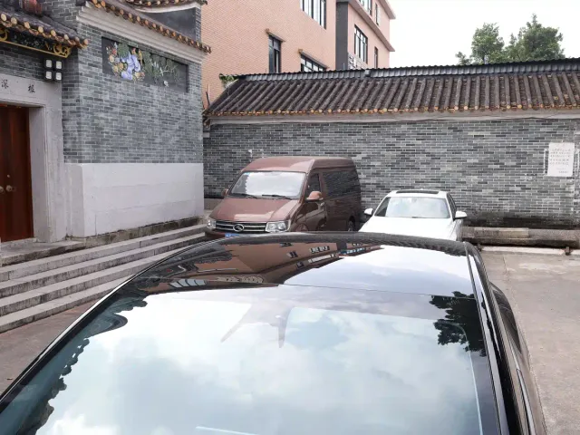 Tesla Model Y — Фото автомобиля 22