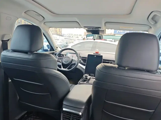 Bestune T90 — Фото автомобиля 10