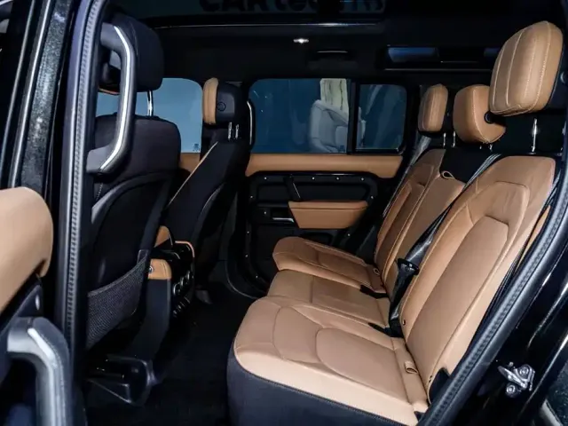Land Rover Defender — Фото автомобиля 9