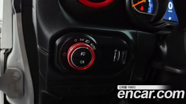 Jeep Wrangler JL — Фото автомобиля 27
