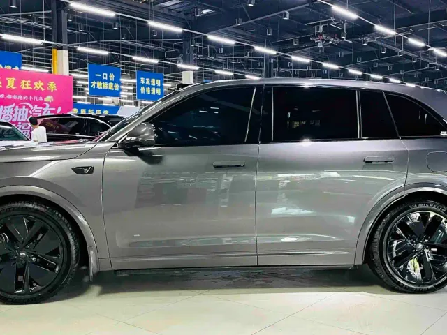 Li Auto L7 — Фото автомобиля 5