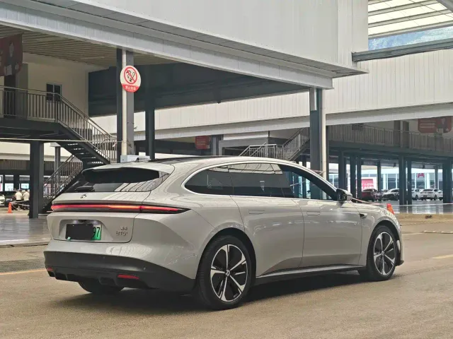 Nio ET5 Touring — Фото автомобиля 13