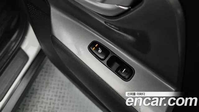 Kia Niro — Фото автомобиля 17