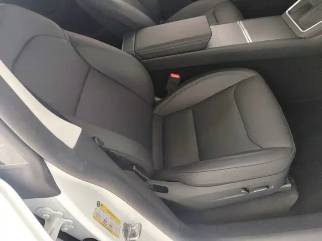 Tesla Model Y — Фото автомобиля 24