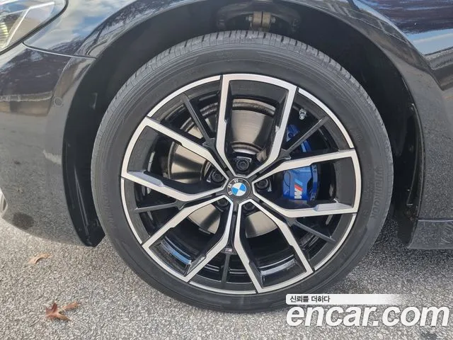 BMW 5-Series 5 серия (G30) 530i xDrive M Sport — Фото автомобиля 17