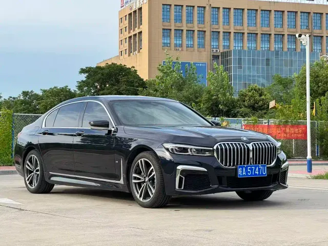 BMW 7 Series — Фото автомобиля 5