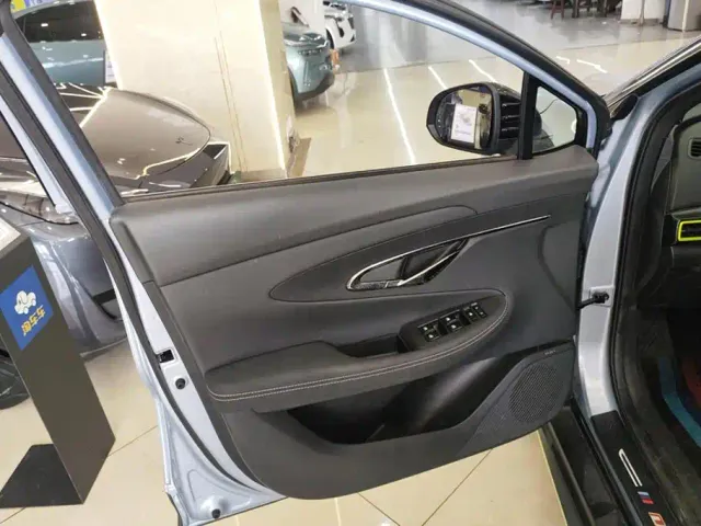 Changan UNI-T — Фото автомобиля 7
