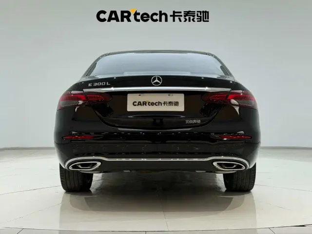 Mercedes-Benz E-Class — Фото автомобиля 9
