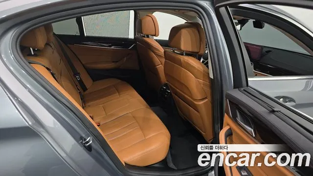 BMW 5 Series G30 — Фото автомобиля 17